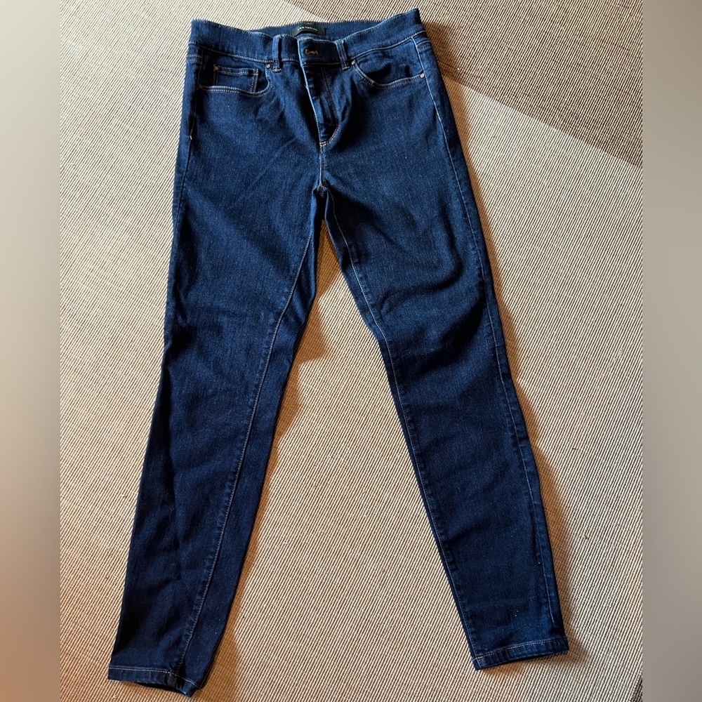 Ann Taylor - Size 6 Like New Skinny Jeans